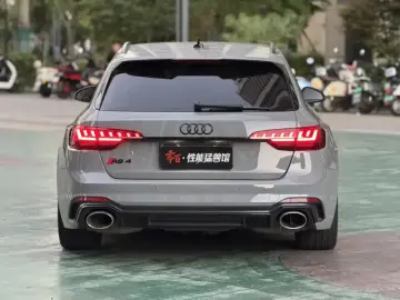 2022 Audi RS 4 с пробегом 35 000 км