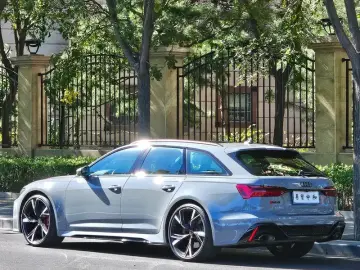 2024 Audi RS 6 с пробегом 1 700 км