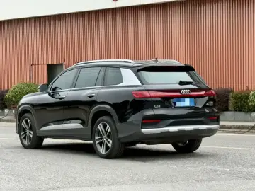 2025 Audi Q6 с пробегом 23 000 км