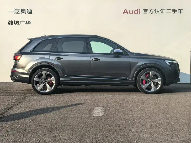 2024 Audi SQ7 с пробегом 1 200 км