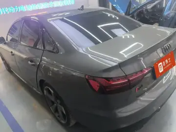 2023 Audi S4 с пробегом 49 000 км
