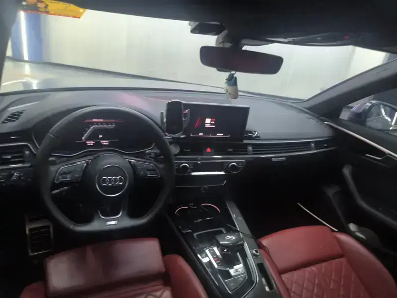 2023 Audi S4 с пробегом 49 000 км