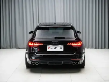 2023 Audi S4 с пробегом 50 000 км