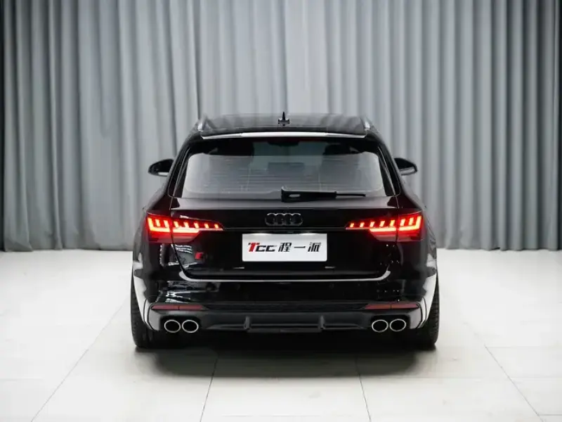 2023 Audi S4 с пробегом 50 000 км