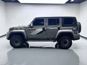 2022 BAIC BJ40 с пробегом 44 100 км