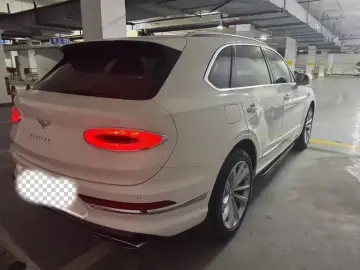 2021 Bentley Bentayga с пробегом 20 000 км