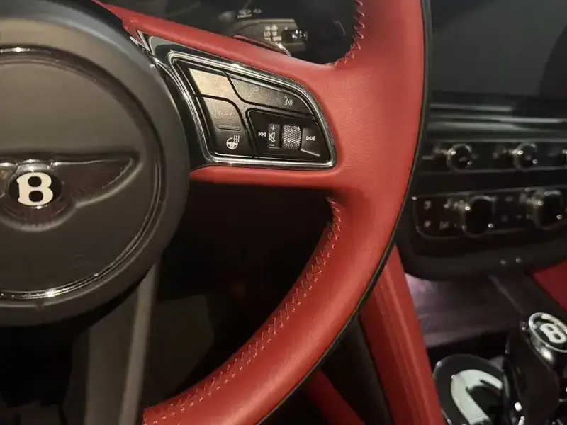2021 Bentley Bentayga с пробегом 20 000 км