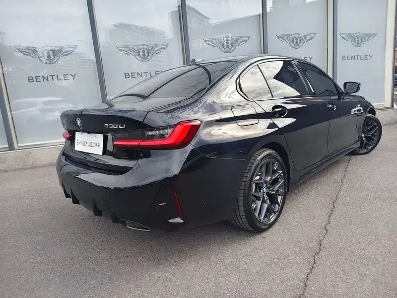 2025 BMW 3 серии с пробегом 18 000 км