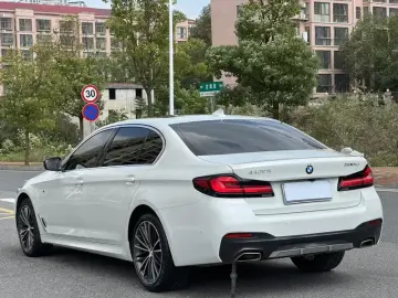 2023 BMW 5 серии с пробегом 52 000 км