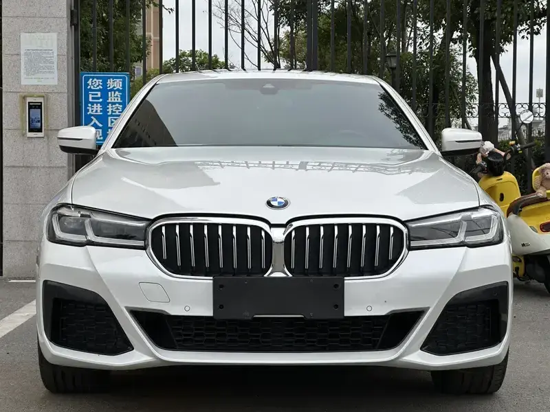 2023 BMW 5 серии с пробегом 82 000 км