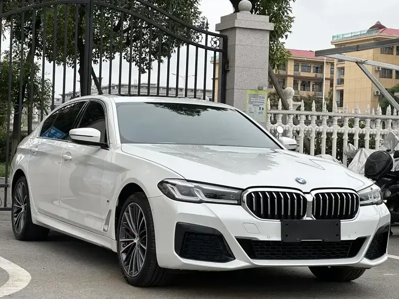 2023 BMW 5 серии с пробегом 82 000 км