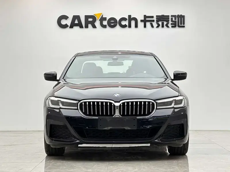 2023 BMW 5 серии с пробегом 44 000 км
