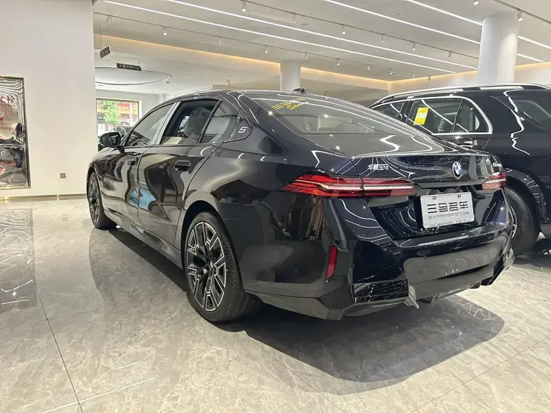 2026 BMW 5 серии с пробегом 100 км