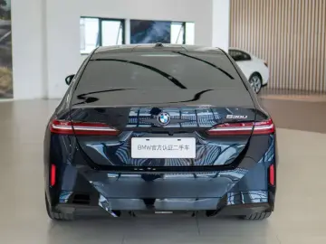 2026 BMW 5 серии с пробегом 13 800 км