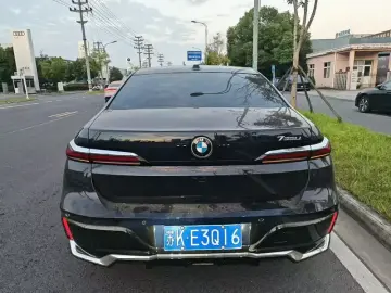 2023 BMW 7 серии с пробегом 27 000 км
