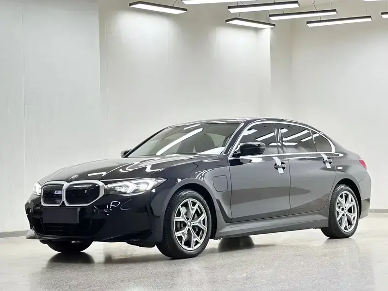 2025 BMW i3 с пробегом 36 000 км