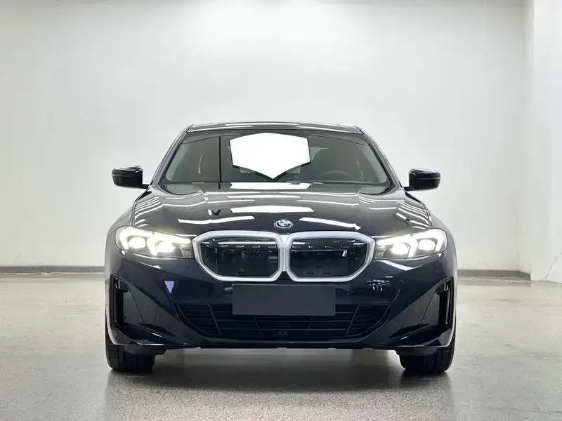 2025 BMW i3 с пробегом 36 000 км