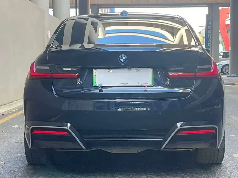 2023 BMW i3 с пробегом 23 000 км