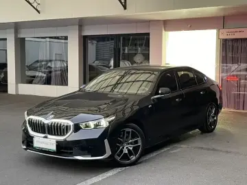BMW i5