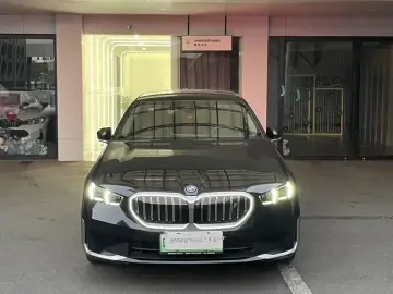 2024 BMW i5 с пробегом 14 300 км