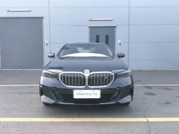 2025 BMW i5 с пробегом 14 100 км