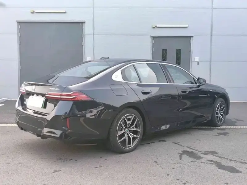 2025 BMW i5 с пробегом 14 100 км