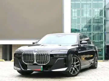 2023 BMW i7 с пробегом 53 000 км