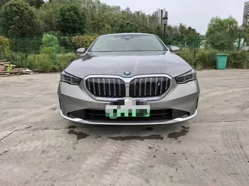 2024 BMW i5 с пробегом 39 000 км