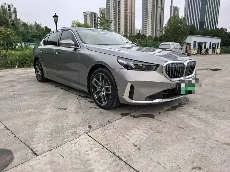 2024 BMW i5 с пробегом 39 000 км