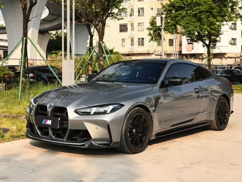 2024 BMW M4 с пробегом 10 000 км