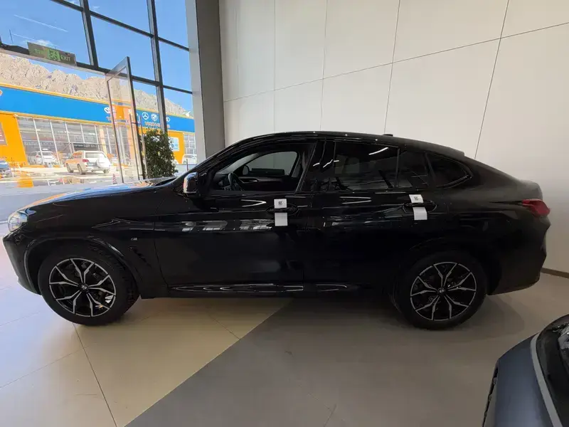 2022 BMW X4 с пробегом 26 200 км
