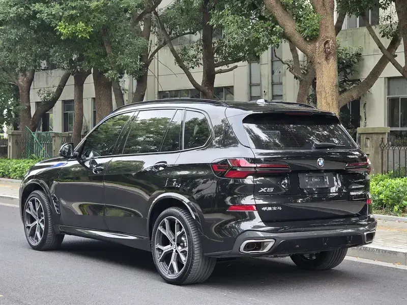 2025 BMW X5 с пробегом 25 000 км