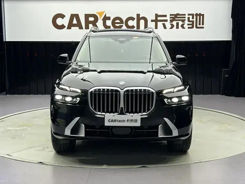2023 BMW X7 с пробегом 35 600 км