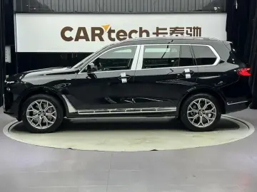 2023 BMW X7 с пробегом 35 600 км