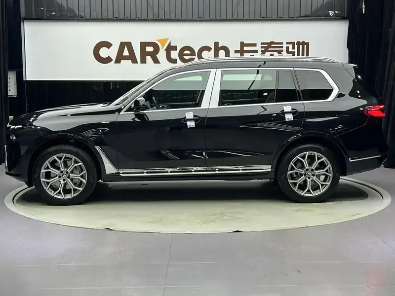 2023 BMW X7 с пробегом 35 600 км