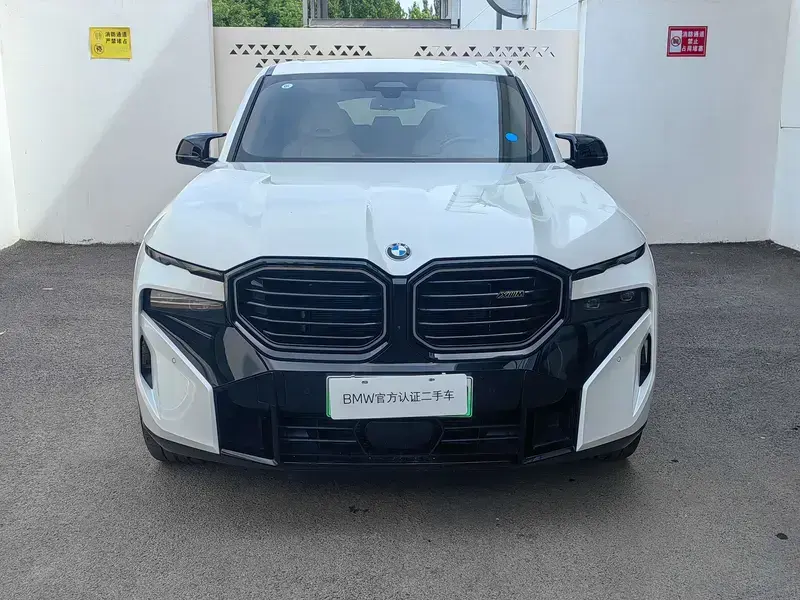 2023 BMW XM с пробегом 5 500 км