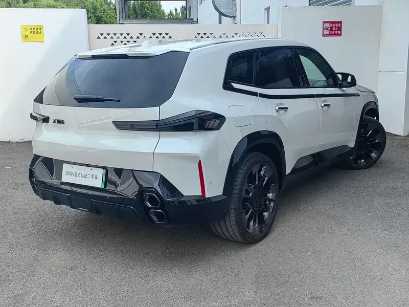 2023 BMW XM с пробегом 5 500 км