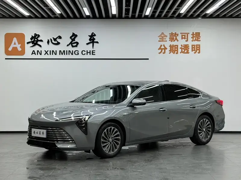 2025 Buick LaCrosse с пробегом 6 000 км