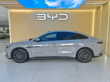2025 BYD Han с пробегом 3 900 км