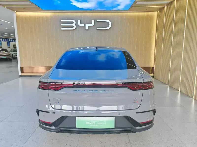 2025 BYD Han с пробегом 3 900 км
