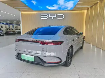 2025 BYD Han с пробегом 3 900 км