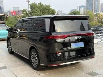 2025 BYD Xia (M9) с пробегом 85 000 км