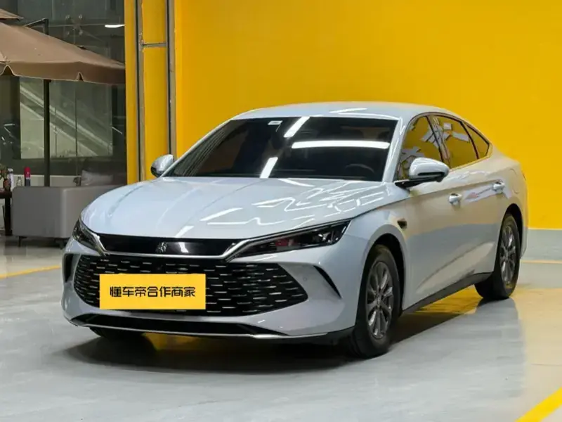 2025 BYD Qin L с пробегом 10 300 км