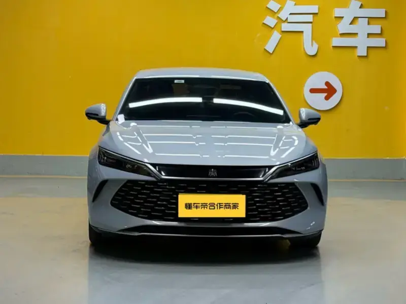 2025 BYD Qin L с пробегом 10 300 км