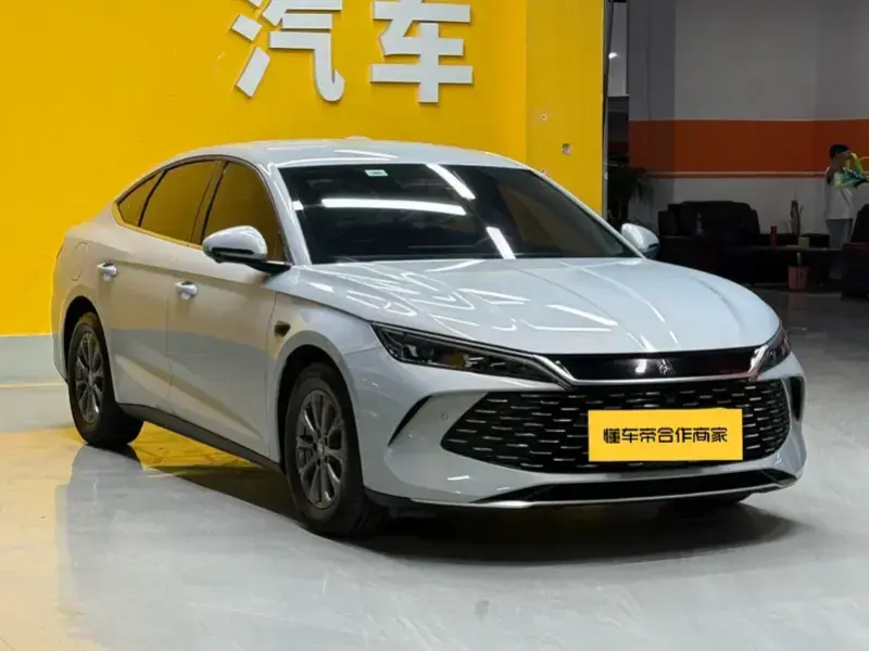 2025 BYD Qin L с пробегом 10 300 км