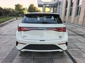 2025 BYD Dolphin с пробегом 9 000 км