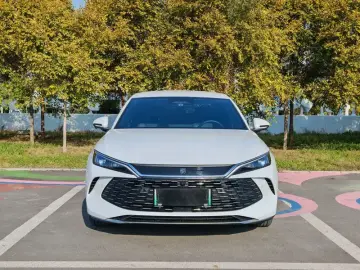 2024 BYD Qin L с пробегом 18 000 км