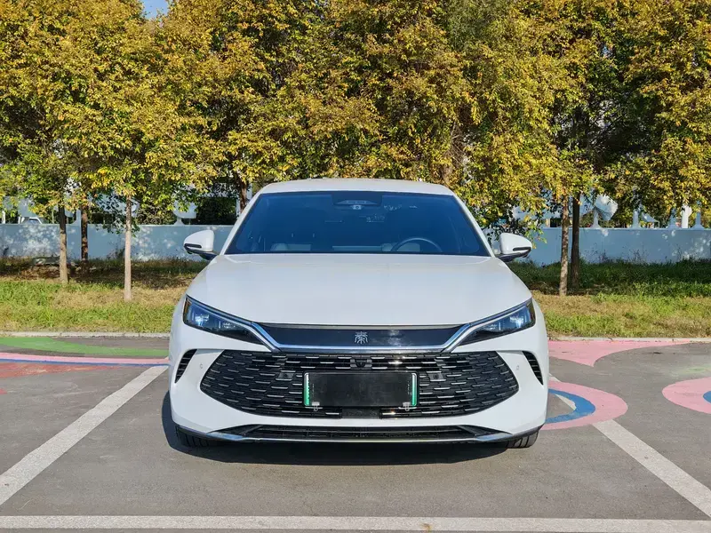 2024 BYD Qin L с пробегом 18 000 км