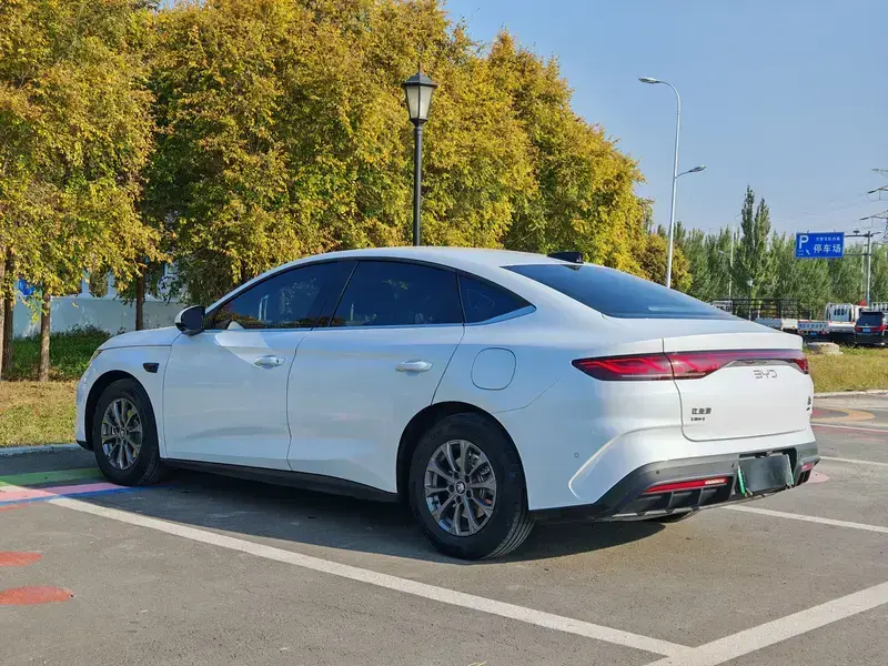 2024 BYD Qin L с пробегом 18 000 км
