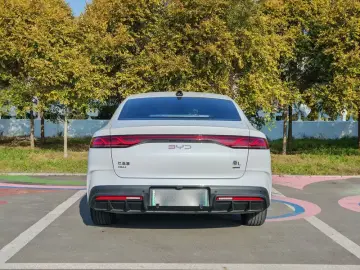 2024 BYD Qin L с пробегом 18 000 км
